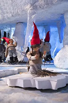 Decorative Christmas Ornaments Imprime: Christmas pixie landscape