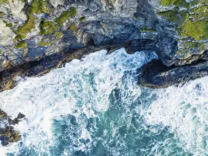 British Coastal Scenery Imprime: Top Down over Cliffs and Waves