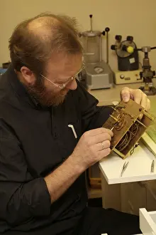 Antique Clock Restoration Imprime: Clockmaker restore clock