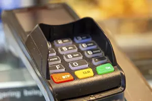 Cashless Payment Concept Imprime: Close-up of a card reader