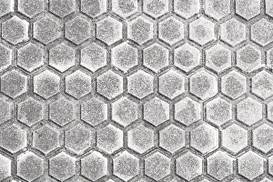 Urban Architecture Details Imprime: Close-up of a modern pavement featuring hexagonal tile patterns