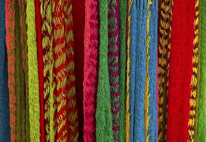 Indian Market Scene Imprime: Close-up of multi-colored hammocks