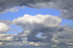 Cloud Formation Germany Imprime: Cloud formation right before a thunderstorm