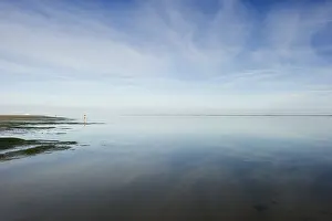 Overcast Sky Waterfront Scene Imprime: Cloud reflection in the mudflats