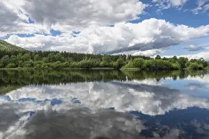 Río Imprime: Reflejo en la nube del río Glomma (Glåma).