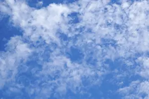 Cloudy Blue Skies Imprime: Clouds