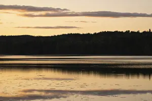 Scandinavian Cloud Landscapes Imprime: Clouds reflected on the water surface