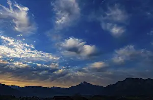 Sunrise In Austria Imprime: Cloudscape of altocumulus clouds at dawn