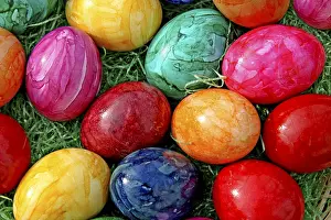 Colourful Easter Eggs Imprime: Colourful Easter eggs, grass, Easter
