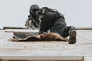 SWAT Team Exercises Imprime: Two commandos train at the base