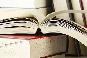 Educational Institution Images Imprime: Composition with stack of books on the table
