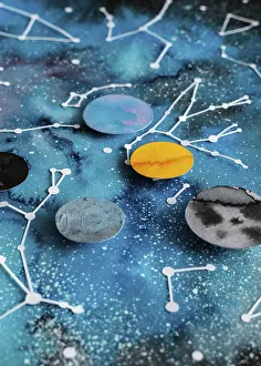 Plain Colored Background Design Imprime: Creative paper planets composition 3