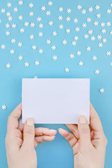 Pastel Blue Background Imprime: Creative Top view flat lay winter frame