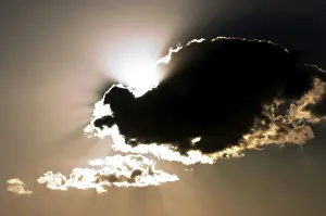 Backlit Clouds Imprime: Dark cloud in back light