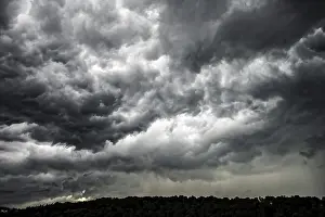 Cloudy Sky Over Europe Imprime: Dark storm clouds, thunderstorms