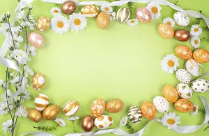Easter Eggs Imprime: Decorated Easter eggs with place for text