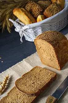 Healthy Eating Imprime: Delicious rye bread on the table