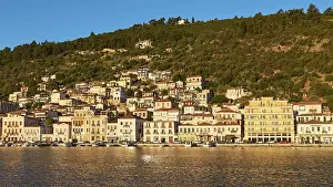 Deserted Greek Shoreline Imprime: Dense development along the coast