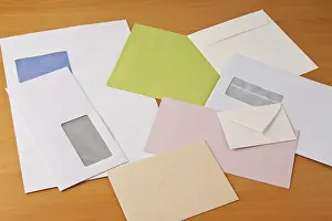 Office Supplies Stationery Imprime: Many different envelopes. Envelopes in different sizes