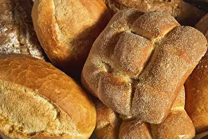 Different Types Of Bread Imprime: Different types of bread in one basket