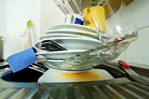 Kitchen Cleanliness Imprime: Dirty tableware in a kitchen