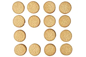 Deserted Dessert Table Imprime: Double biscuits in rows, one place empty, on white