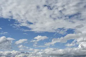 Cloudy Mood Wallpaper Imprime: Dramatic cloud formation, filling the format
