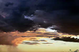 Andalusia Sunset Imprime: Dramatic cloud sky, dark thunderclouds at sunset