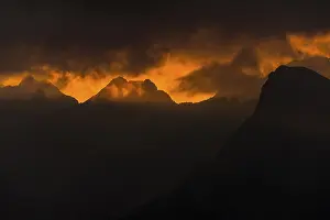 Sunrise In Tyrol Austria Imprime: Dramatic clouds above Lechtal mountains