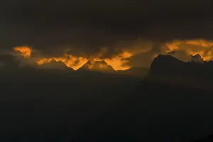 Sunrise In Austria Imprime: Dramatic clouds above Lechtal mountains