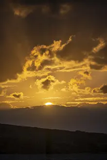 Deserted Greek Landscape Imprime: Dramatic clouds, sunset, Cyclades