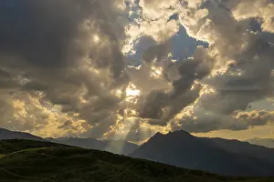 Sunset In The Alps Imprime: Dramatic clouds at sunset, above Kuhtai