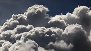 Blue Sky With Cumulus Cloud Imprime: Dramatic cloudscape with (cumulus) clouds