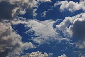 Blue Sky With Clouds Imprime: Dramatic cloudscape with (cumulus) clouds