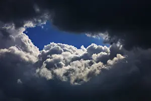 Stormy Sky Imprime: Dramatic cloudscape with (cumulus) clouds
