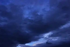 Dramatic Evening Sky Imprime: Dramatic cloudscape at dusk, rain clouds, Austria