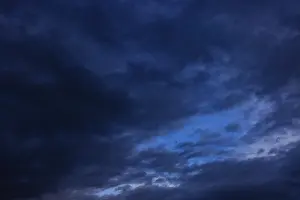 Dramatic Evening Sky Imprime: Dramatic cloudscape at dusk, rain clouds, Austria