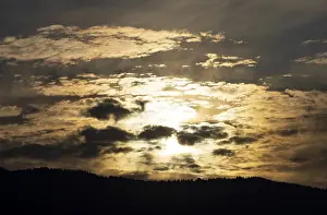 Sunrise In Austria Imprime: Dramatic cloudscape at sunrise