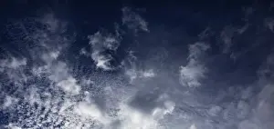 Dramatic Cloudy Sky Imprime: Dramatic cloudy sky, Abstract background