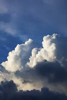 Dramatic Cloud Formation Imprime: Dramatic cloudy sky with clouds (cumulus)