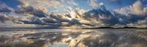 North Sea Coast Imprime: Dramatic cloudy sky with low