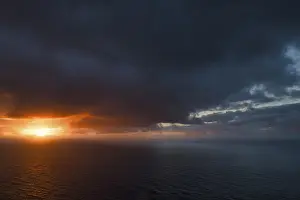 Evening Backlight Shot Imprime: Dramatic dark cloudy sky at sunset