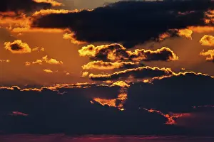 Dramatic Evening Sky Imprime: Dramatic evening sky at sunset