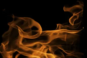 Dark Background Flames Imprime: Dramatic flames against A dark background