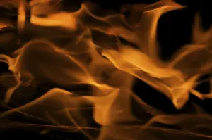 Dark Background Flames Imprime: Dramatic flames against A dark background