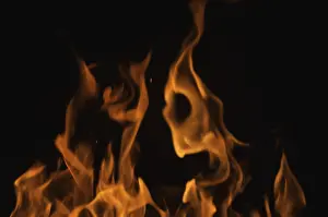 Dark Background Flames Imprime: Dramatic flames against A dark background