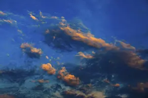 Overcast Austrian Skies Imprime: Dramatic red cloudscape at dusk