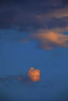 Dramatic Cloudy Atmosphere Imprime: Dramatic red cloudscape at dusk