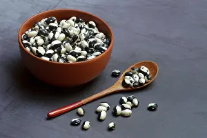 Dried Beans Imprime: Dried beans in shell with spoon