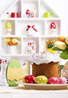 Decorative Easter Cakes Imprime: Easter cake with eggs on the table